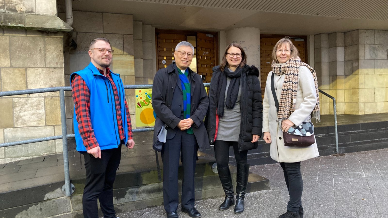 Von links nach rechts: Martin Lauscher, Kardinal Stephen Chow, Tanja Rutkowski, Stefanie Siebelhoff